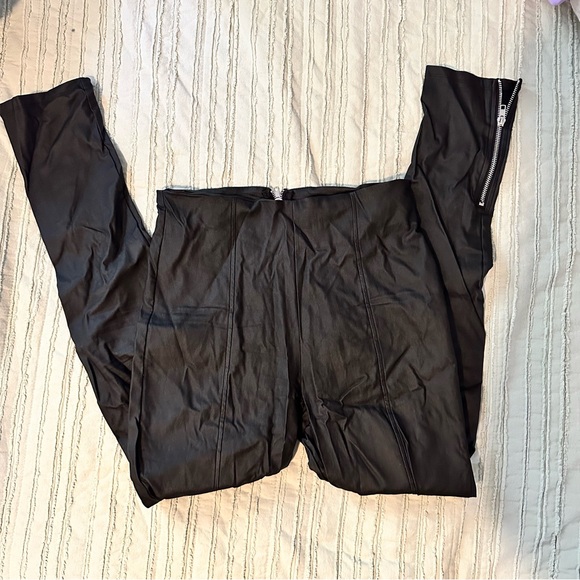 White Fox black smooth leather pants with zipper accents SIZE LARGE - Picture 7 of 7